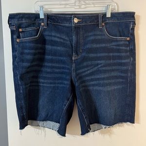 Like new! American Eagle Outfitters skinny Bermuda short